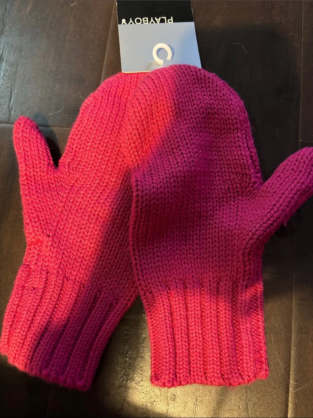 Official Playboy knitted Gloves 🧤 in pink NWT vintage Y2K